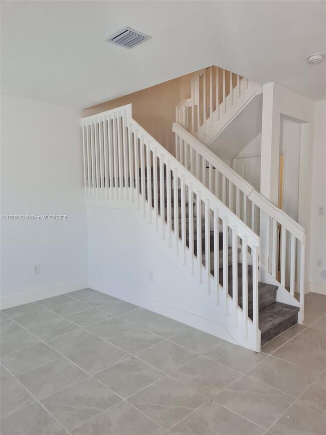 Building Photo - 18320 SW 148th Rd