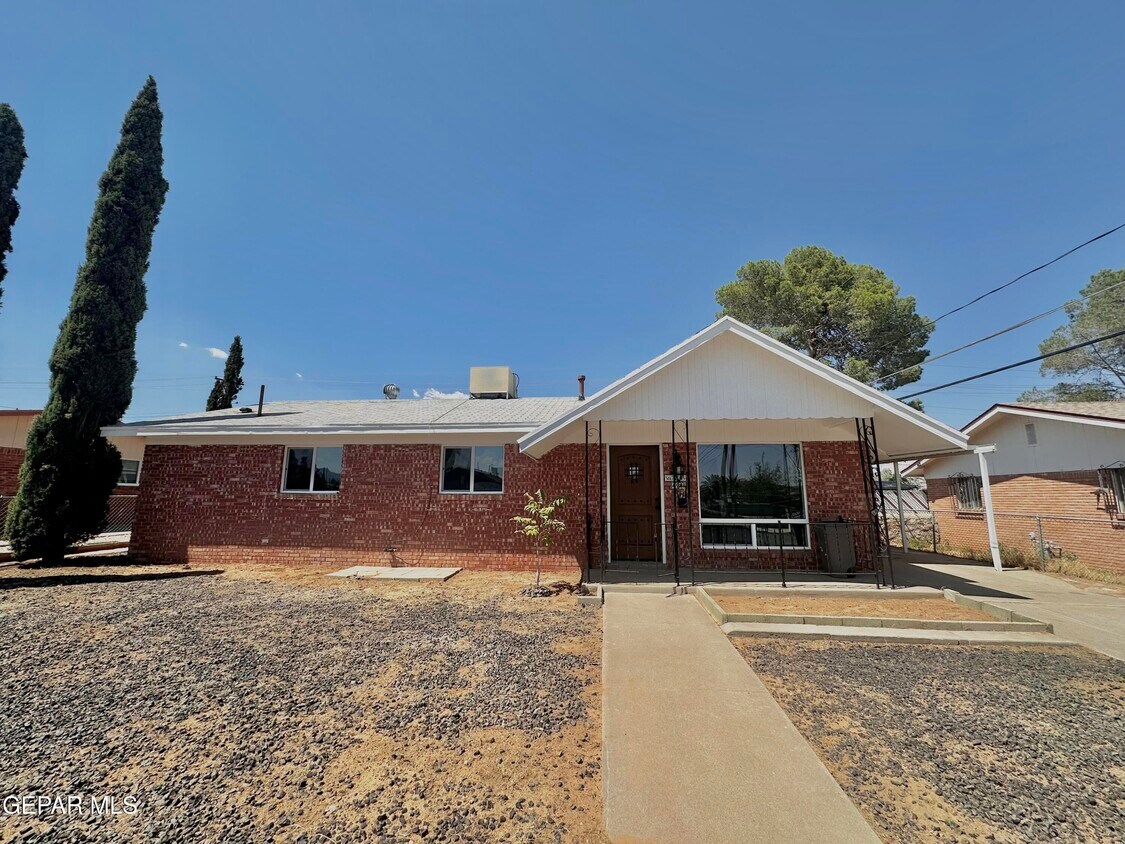 Primary Photo - 4981 Winthrop Dr