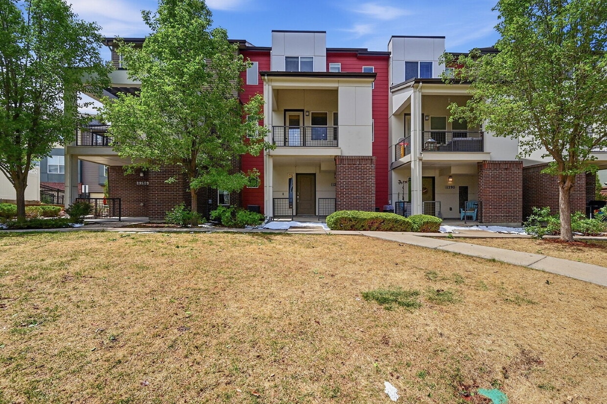 $2,495.95, Two Bedroom, 2.5 bathroom Townhome in Broomfield - $2,495.95, Two Bedroom, 2.5 bathroom Townhome in Broomfield