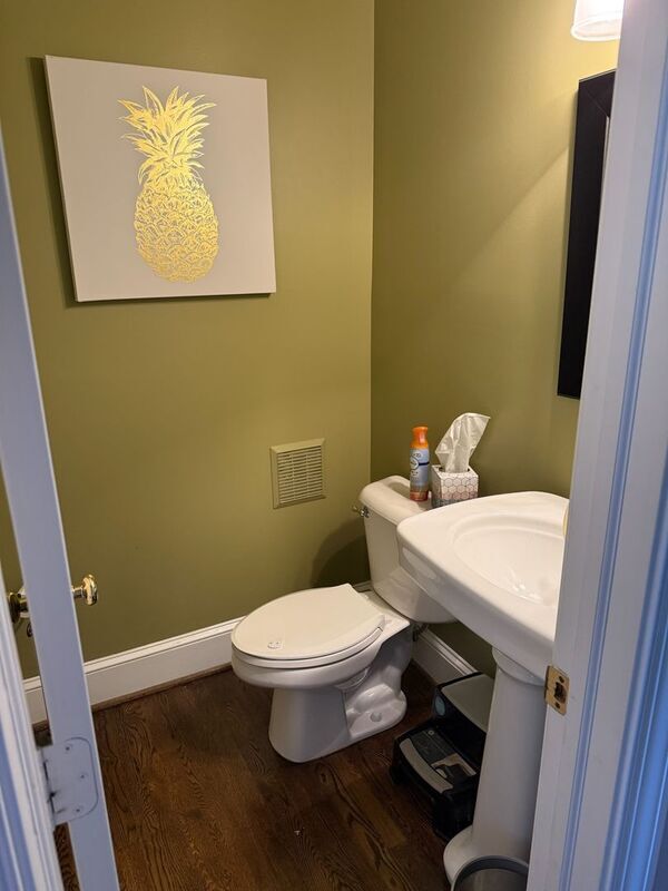 Foto del edificio - 3808 Ivyglen Dr