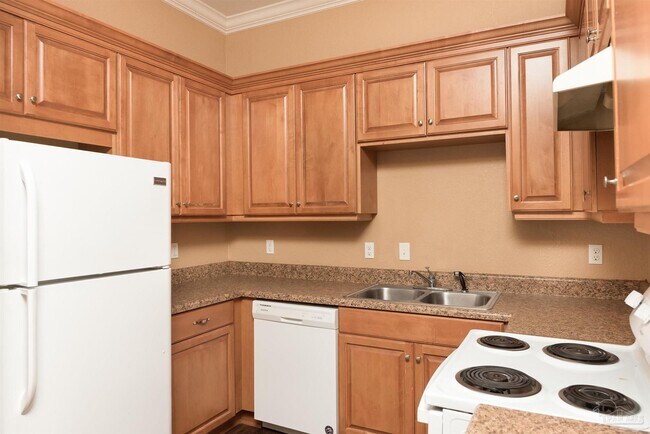 Building Photo - 7071 Lake Joanne Dr