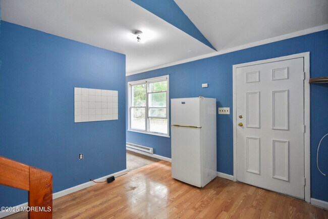Building Photo - 811 US-9