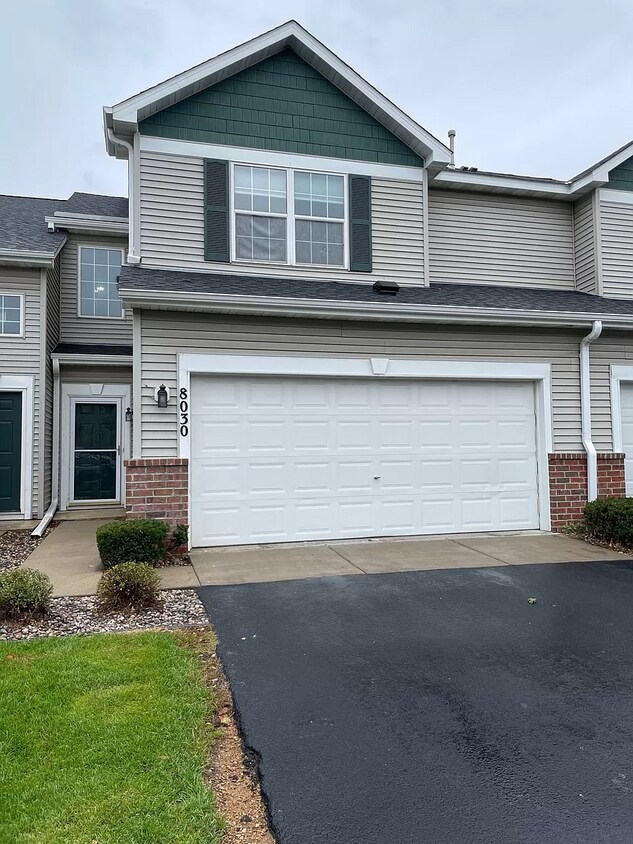 Primary Photo - 8030 Stratford Cir S