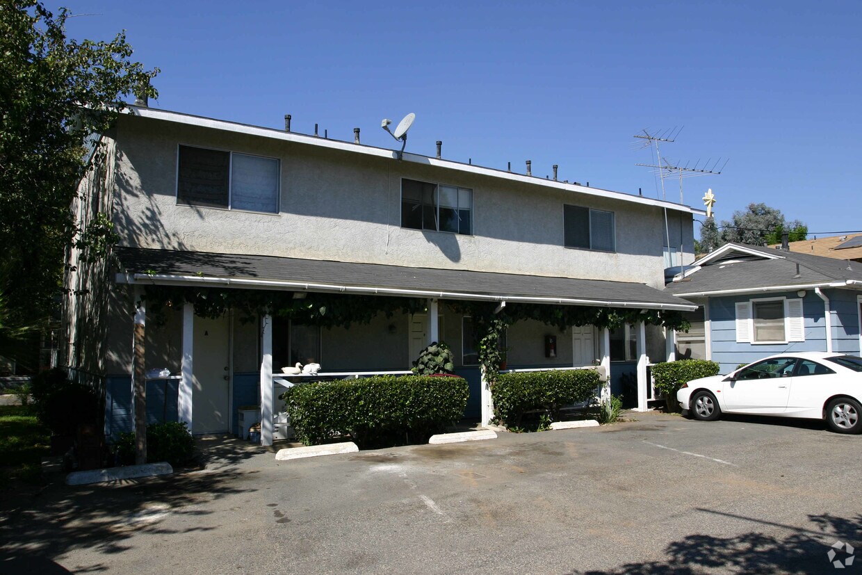 Foto del edificio - 127 W Kalmia St