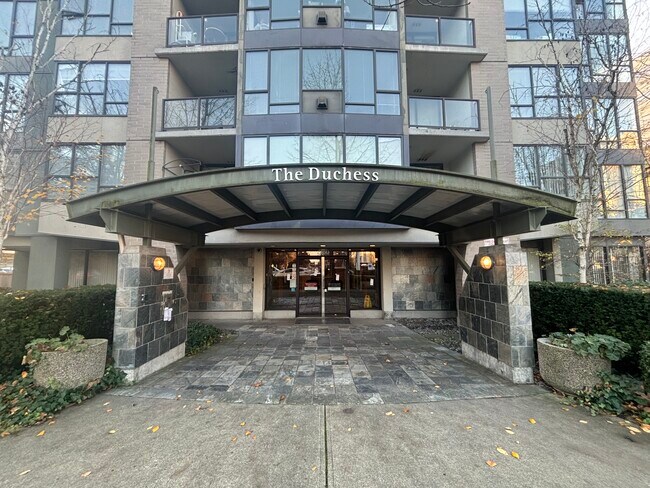 Photo du bâtiment - 8180 Granville Av