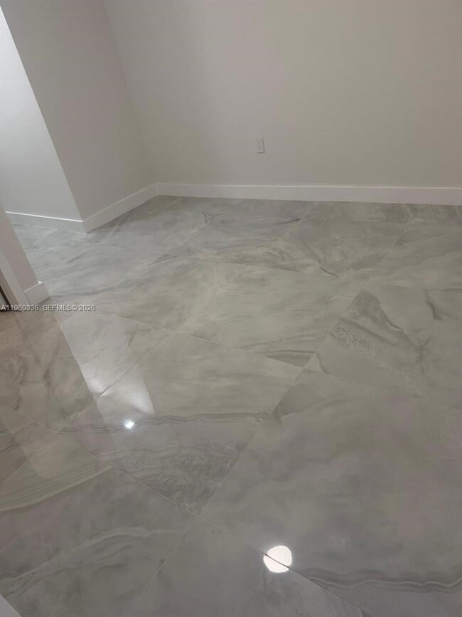 Foto del edificio - 67XX SW 134th St