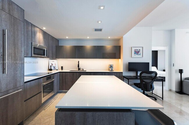 Foto del edificio - 88 SW 7th St