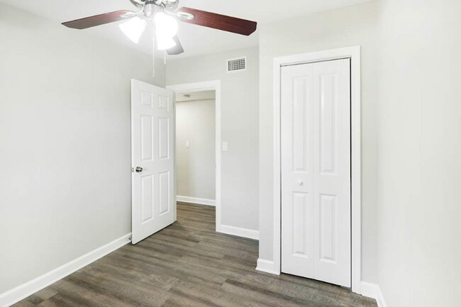 Foto del edificio - 6813 Tuttle St