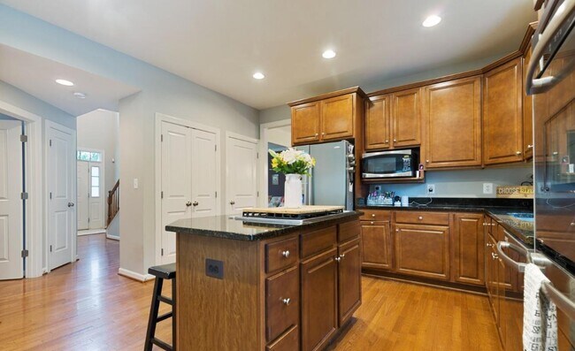 Building Photo - 25163 Great Berkhamsted Dr
