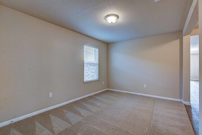 Foto del edificio - Wonderful 4 bedroom 2 bathroom Home in Austin! Minutes from Samsung & 35!