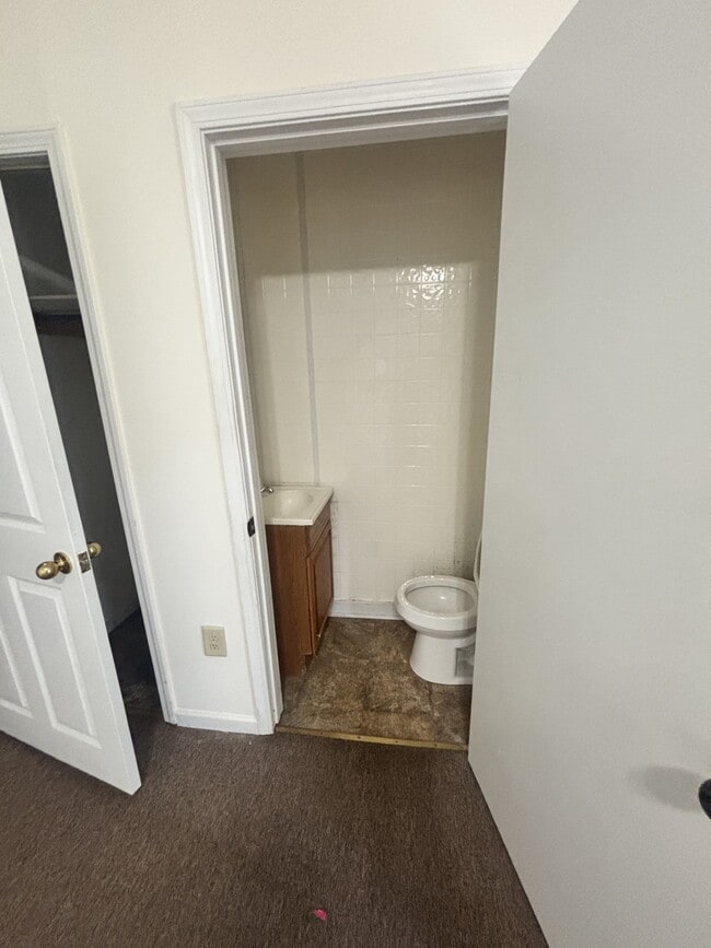 Building Photo - 135 1st St