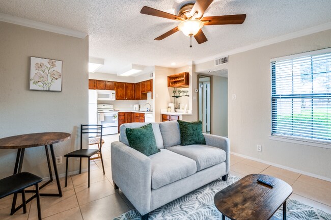 Foto del edificio - 4748 Old Bent Tree Ln