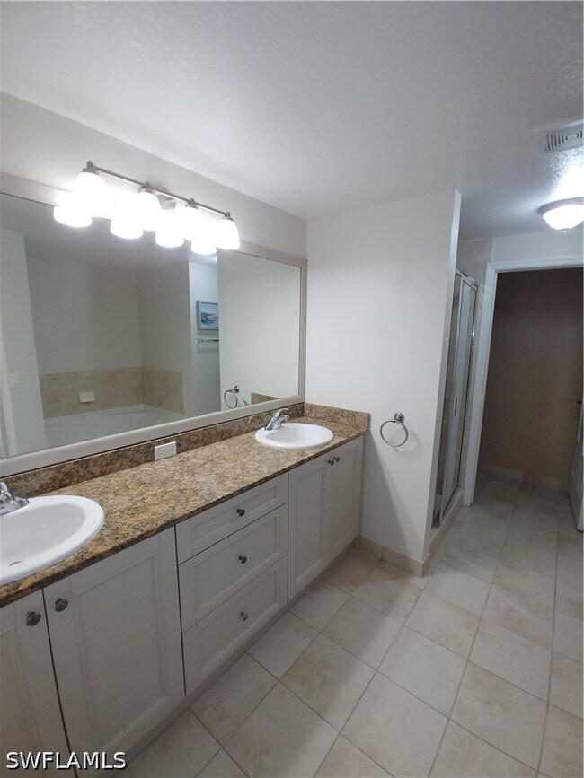Building Photo - 20140 Estero Gardens Cir