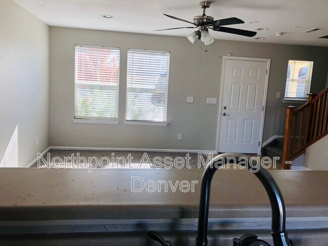 Building Photo - 832 Sunrise Dr
