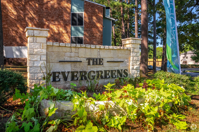 Building Photo - The Evergreens