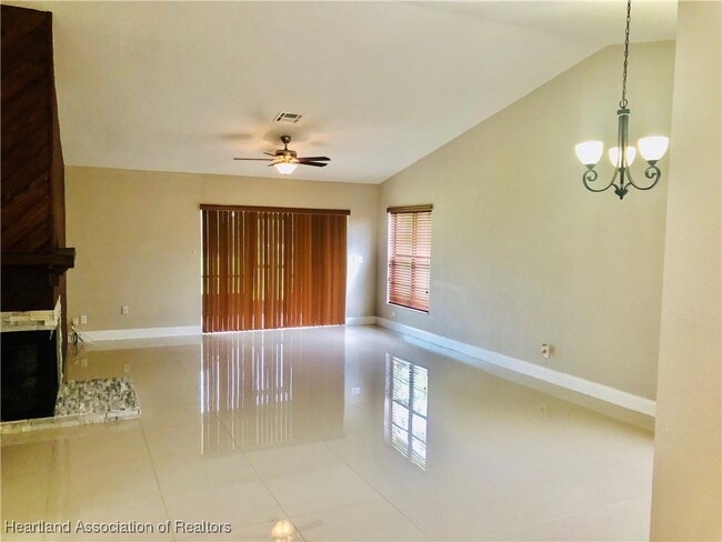 Building Photo - 4615 Lake Haven Blvd