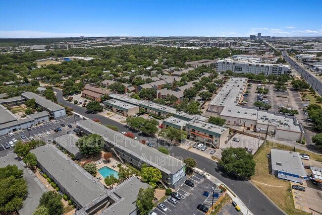Foto del edificio - 2600 Penny Ln