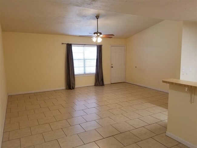 Building Photo - 119 Boardwalk Ln