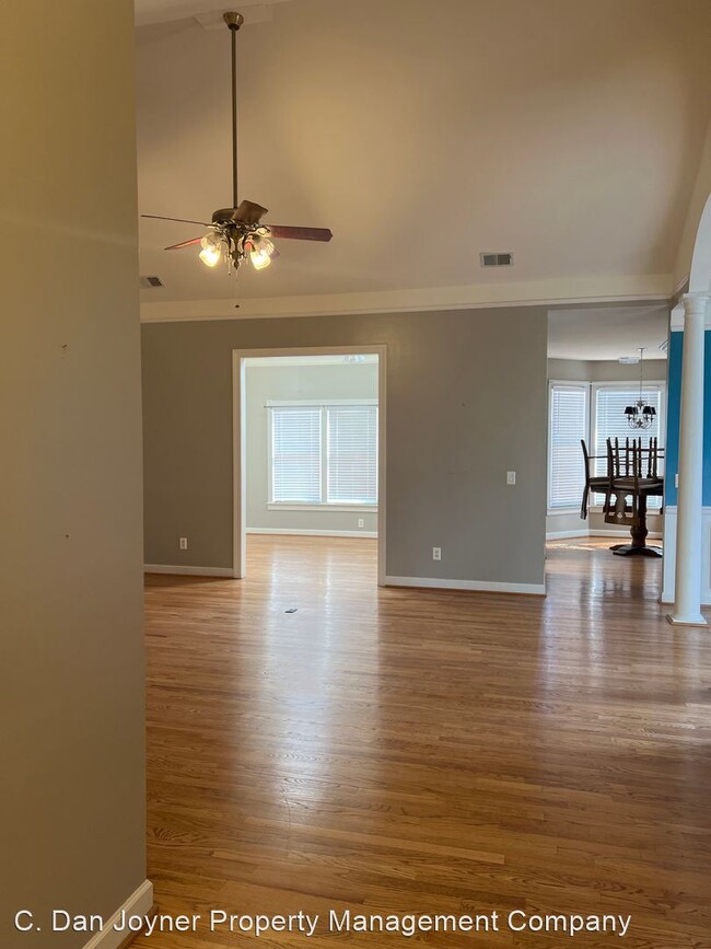 Foto del edificio - 4 br, 3 bath House - 131 Windstone Drive