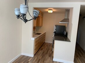 Building Photo - 1592 Lilac Ln