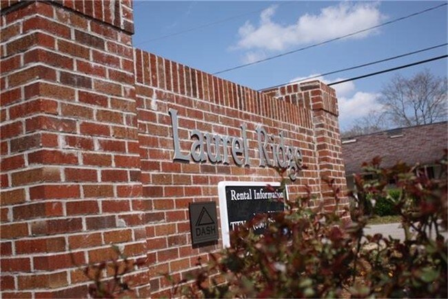 Building Photo - 101 Laurel Ridge E