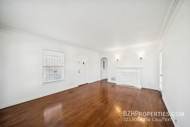 Building Photo - 7758 Rosewood Ave