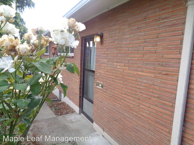 Building Photo - 3929 Woodland Park Ave N