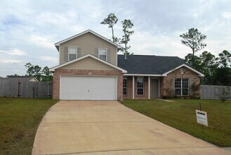Building Photo - 9 Pine Lake Ct