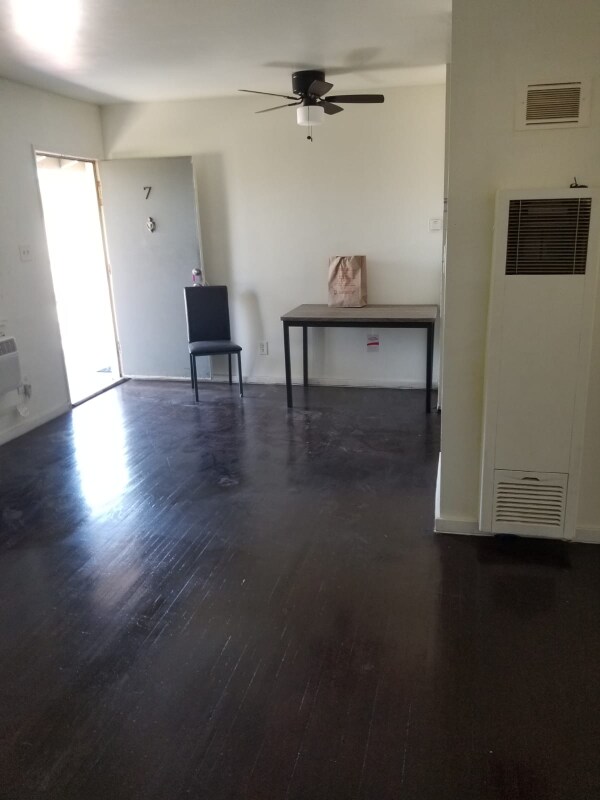 Foto del edificio - 14811 Vanowen St