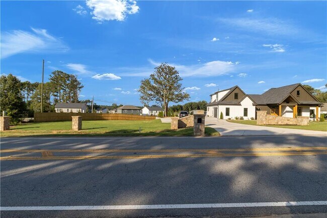 Building Photo - 524 Martins Chapel Rd