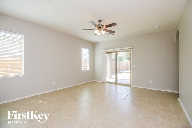 Building Photo - 840 East Gold Dust Way