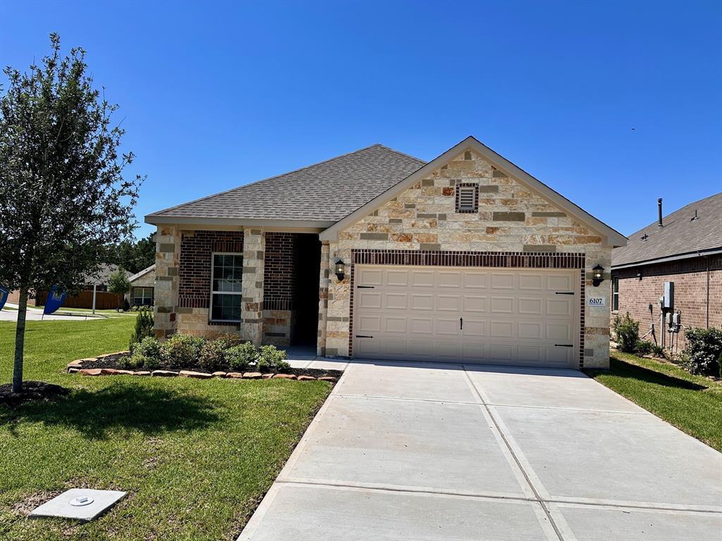 Foto principal - 6107 White Spruce Dr