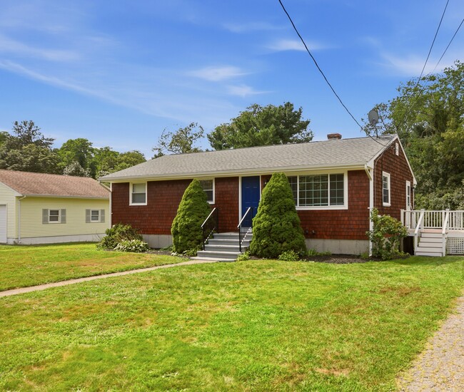 Building Photo - 14 Flint Corn Rd