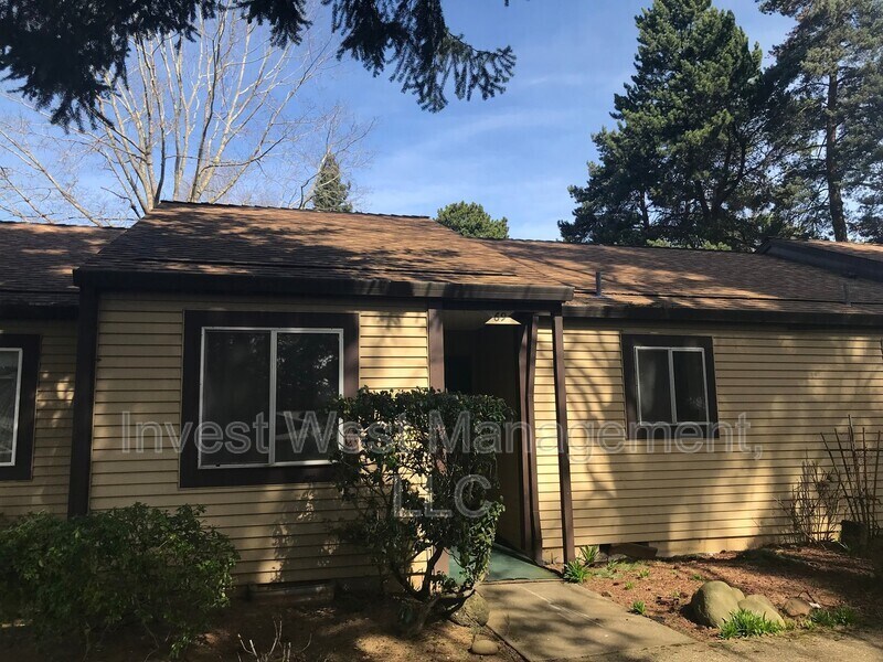 Primary Photo - 2720 SE 138th Ave