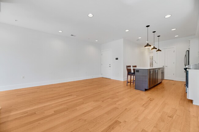 Foto del edificio - 3815 14th St NW