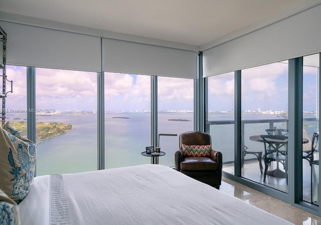 2bed/2.5ba unit w/ breathtaking, unobstructed Bay views! - 2bed/2.5ba unit w/ breathtaking, unobstructed Bay views! House