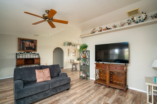 Building Photo - 1746 Cliffrose Dr