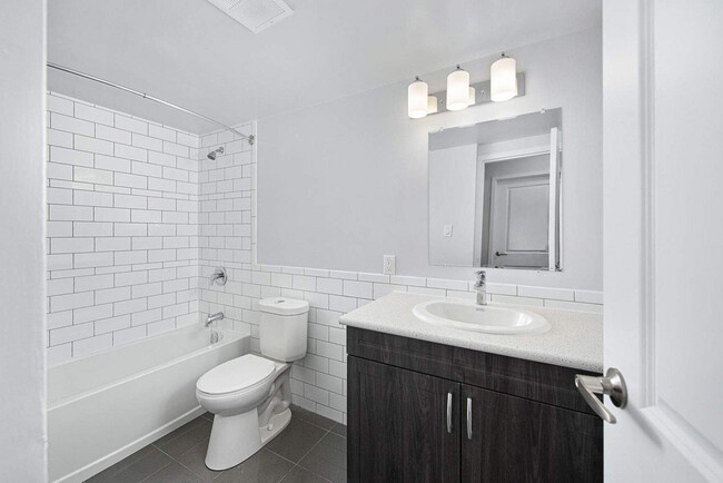 Building Photo - 57 Forest Ave