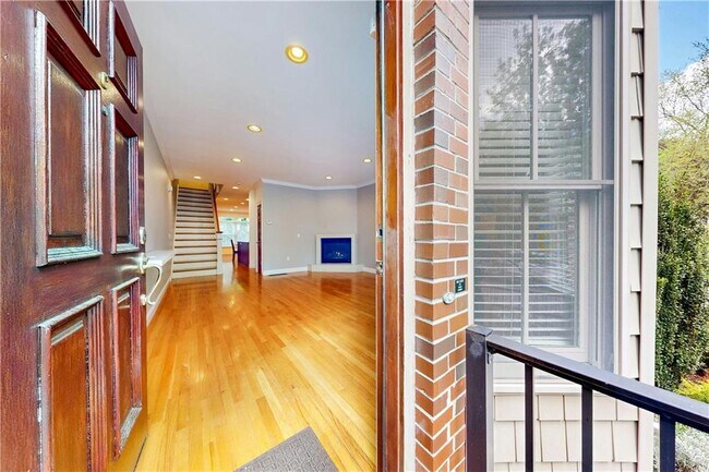Building Photo - 270 Waterman Street UNIT C