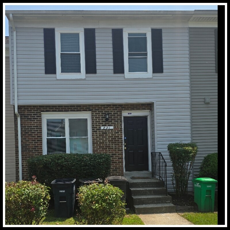 Foto principal - 821 St Michaels Dr