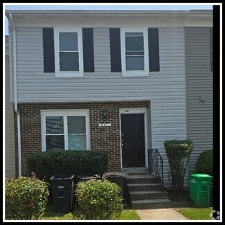 Building Photo - 821 St Michaels Dr