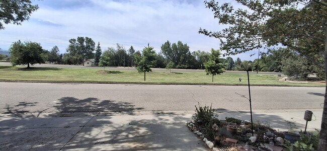 Building Photo - 1814 Lydia Dr