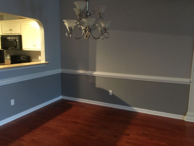 Foto del edificio - 725 Whispering Willow Way