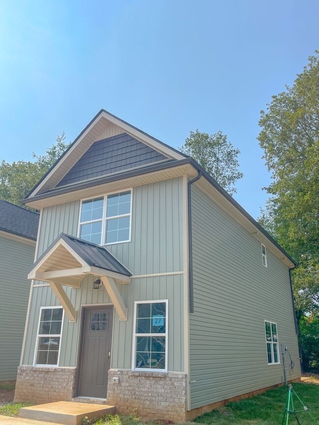 Building Photo - 310 Honeycomb Ct