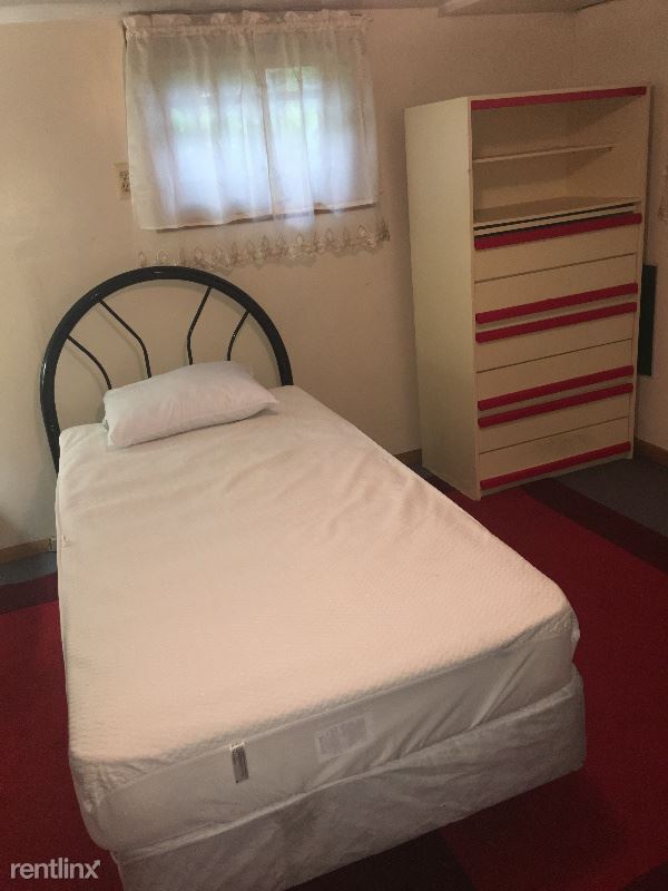 Foto del edificio - 1 br, 1 bath House - 358 Irving Ave