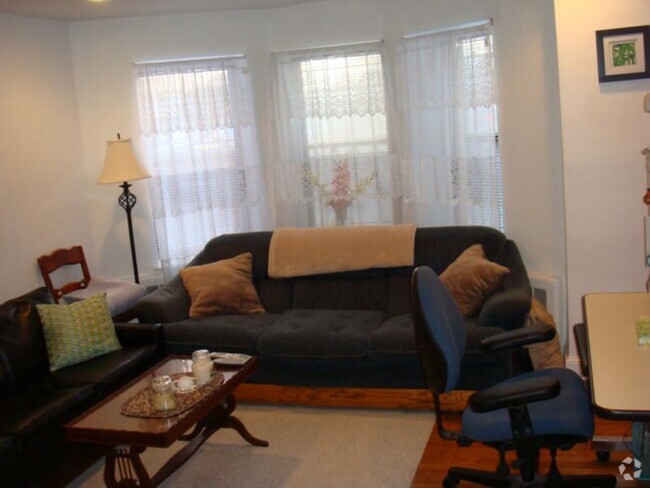 Building Photo - 43 Westland Ave