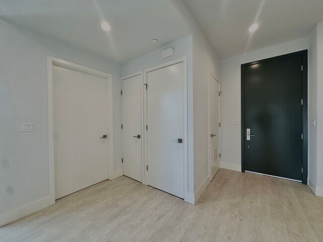 Foto del edificio - 5953 Saturn St