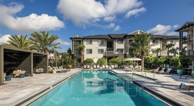 Foto del edificio - 5000 Collina Ter