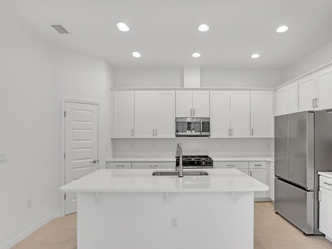 Foto del edificio - 7769 Allure Dr