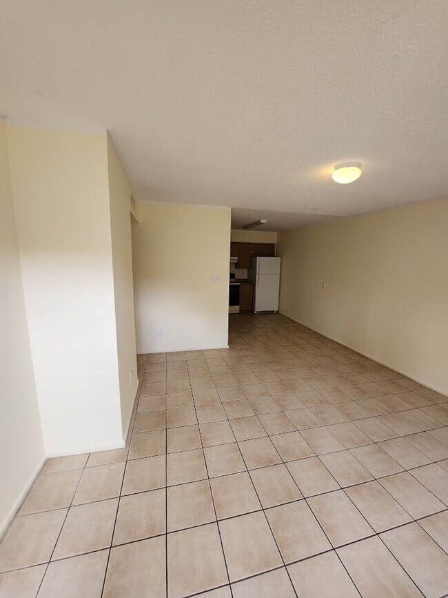 Building Photo - 2725 E Tierra Buena Ln